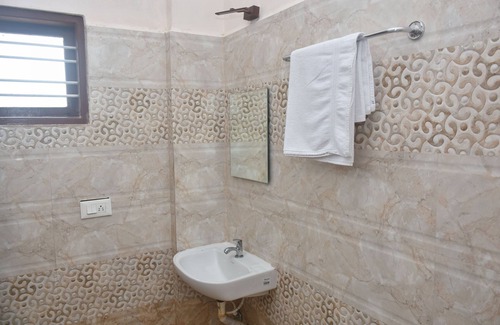 Stuart Hill Hotel | Hotel Airavata