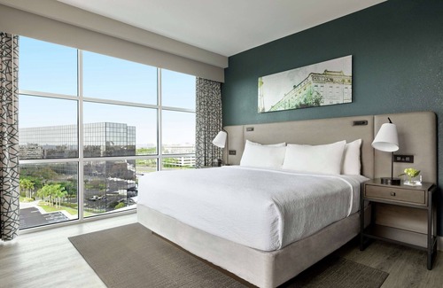 Tampa Hotel | Hotel Alba, Tapestry Collection by Hilton