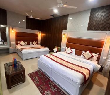 The Mall Road Hotel | Hotel Amar