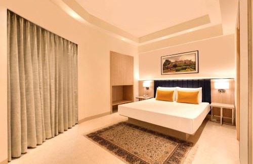 South West Hotel | Hotel Ambs Plaza IGI Airport