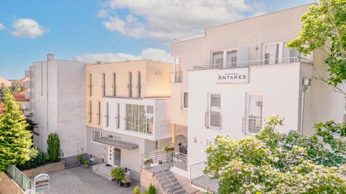 Old Town Hotel | Hotel ANTARES
