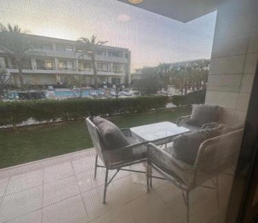 El Gouna Ski Chalet | Hotel Apartment in G cribs