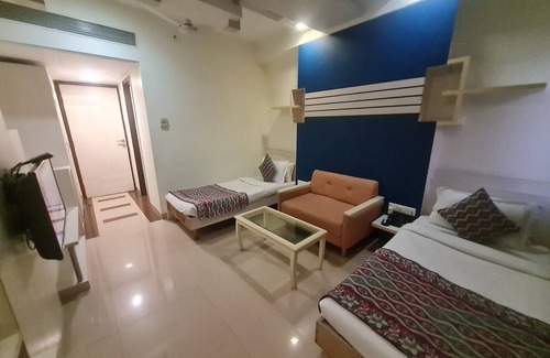 Rau Hotel | Hotel Apna Palace