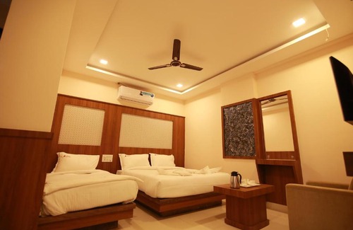Gandhi Nagar Hotel | Hotel Apple Suites