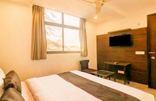 D6 Hotel | Hotel Aravali Inn