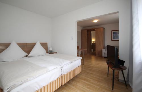 Obernhausen Hotel | Hotel Berghof Wasserkuppe & Gästehaus Fuldaquelle