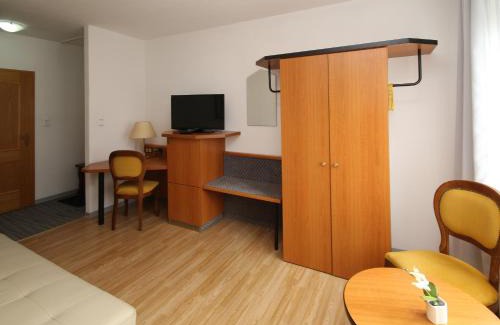 Obernhausen Hotel | Hotel Berghof Wasserkuppe & Gästehaus Fuldaquelle