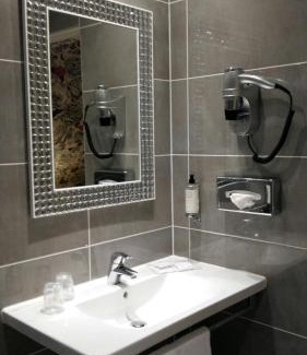 Quartier du Faubourg-Montmartre Hotel | Hotel Best Western Anjou Lafayette