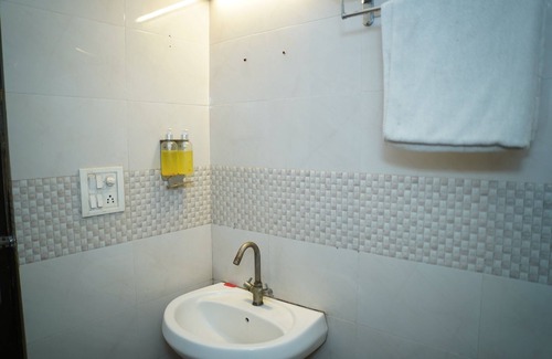 New Delhi Hotel | Hotel Blue Sky By Admire Stays