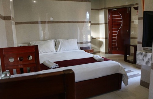 Annamalai Nagar Hotel | Hotel Blue Stone