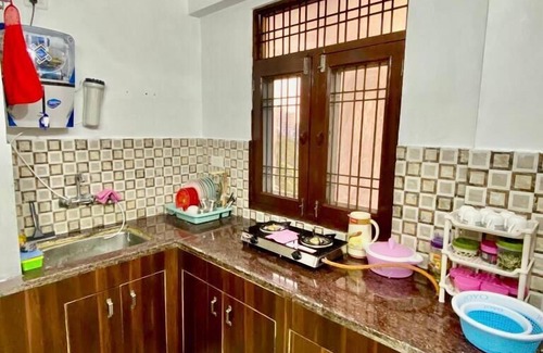 Jagatpura Apartment | Hotel & BNB Solanki Residency Jaipur