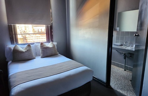 Orange Hotel | Hotel Canobolas