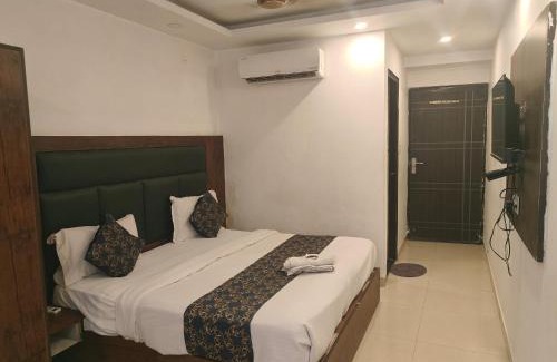 South West House | Hotel Caves Suite Delhi Airport