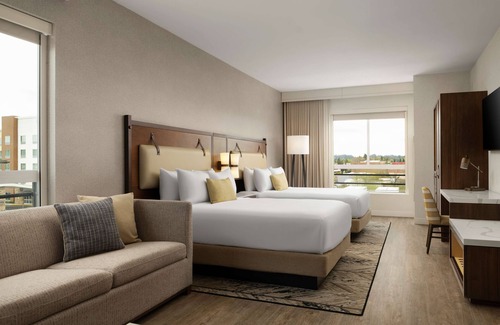 Rohnert Park Hotel | Hotel Centro Sonoma Wine Country, Tapestry Collection Hilton