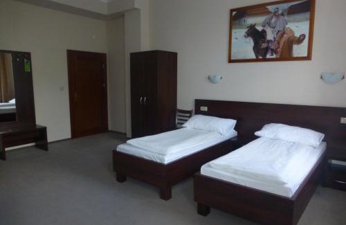 Gizycko Hotel | Hotel Cesarski - Kaiserhof