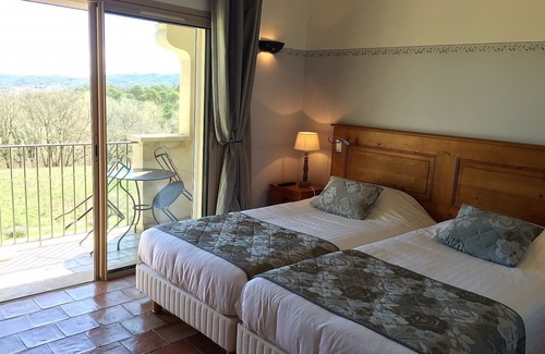 Forcalquier Hotel | Hotel Charembeau