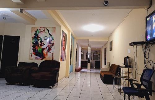 San Salvador House | Hotel cielo azul