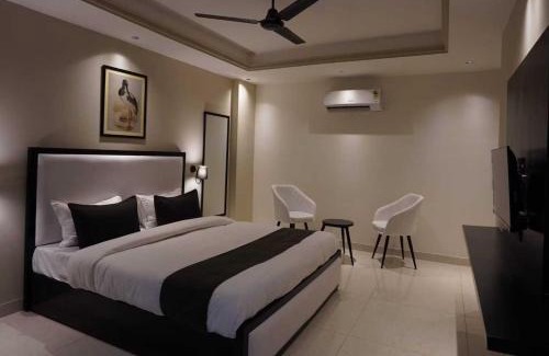 Mahipalpur Extension Hotel | Hotel Clayton Near IGI Delhi Airport