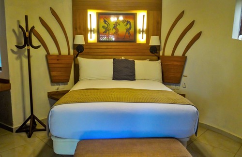 Villa Juarez Hotel | HOTEL COCOS CABAÑAS - BUNGALOW QUEEN MORADO