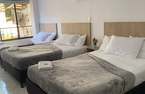 Laureles - Estadio Hotel | HOTEL COLORES BOUTIQUE