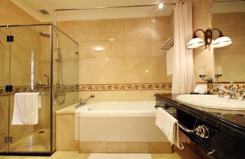 Dong Khoi Hotel | Hotel Continental Saigon