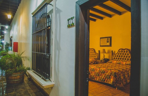 Eguia Hotel | Hotel Cosmos Don Carlos
