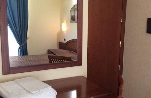 Gizzeria Hotel | Hotel Cridda