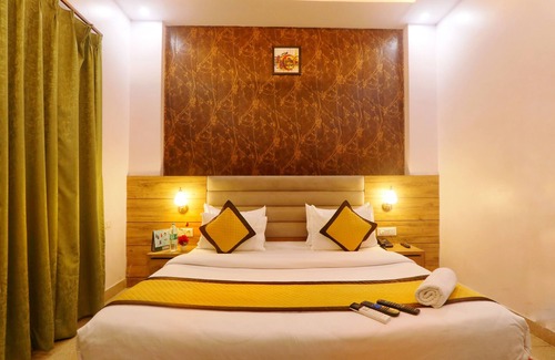 Gomti Nagar Hotel | Hotel Cristelia