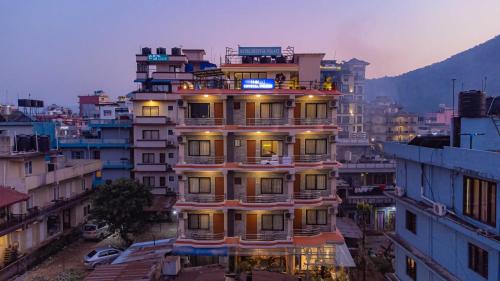 Pokhara Bed & Breakfast | Hotel Crystal Palace