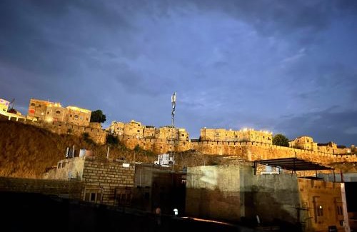 Amar Sagar Pol Bed & Breakfast | Hotel Darsh Safari - Fort View