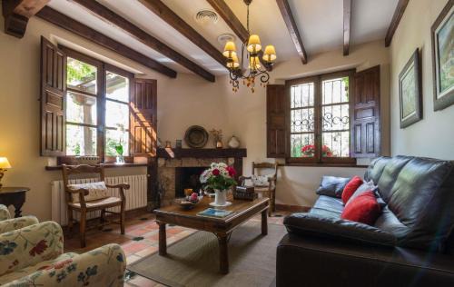 Villaverde de Guadalimar Hotel | Hotel de Montaña Cueva Ahumada