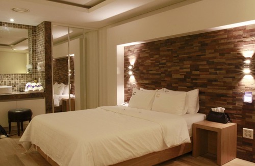 Hwagok-dong Hotel | Hotel De Urban
