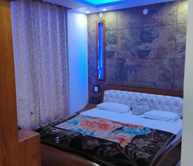 Renuka Hotel | Hotel Dhan Luxmi