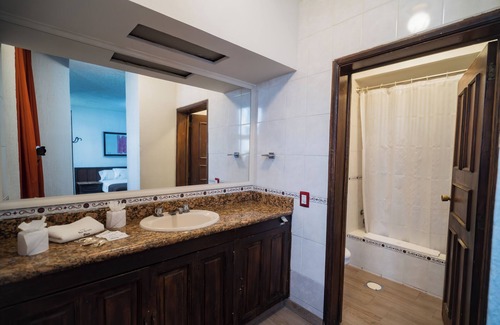 Downtown Guadalajara Hotel | Hotel Don Quijote Plaza