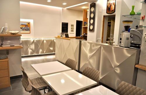 Tricolore Hotel | Hotel Dover