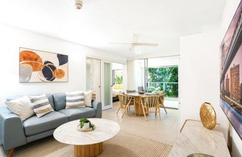 Palm Cove House | Hotel Drift 4204 Beachfront Accomodation