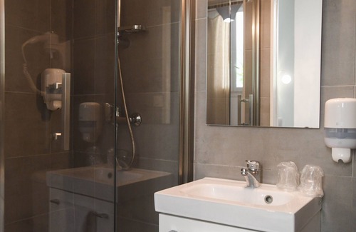 Bastia Hotel | Hotel Du Palais Bastia Centre