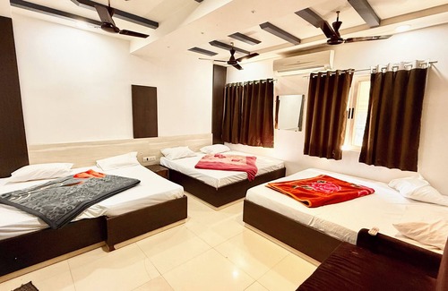 Ujjain Hotel | Hotel Dwarkadhish -near Station & Temple