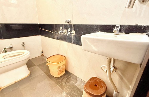 Ujjain Hotel | Hotel Dwarkadhish -near Station & Temple