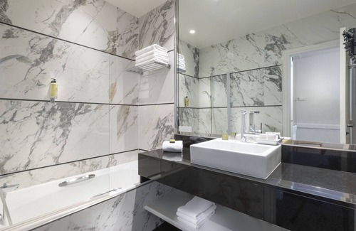 Faubourg-du-Roule Hotel | Hotel Elysées Céramic