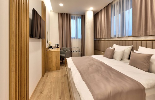Bisce Polje Hotel | Hotel Emerald
