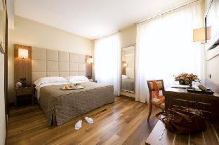 Porta Venezia Hotel | Hotel Fenice