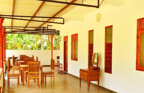Anuradhapura Hotel | Hotel Flamingo