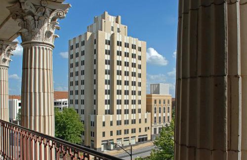 Macon Hotel | Hotel Forty Five, Macon, a Tribute Portfolio Hotel