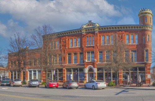 Macon Hotel | Hotel Forty Five, Macon, a Tribute Portfolio Hotel