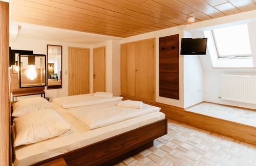 Rothenburg Old Town House | Hotel-Gasthof Goldener Greifen