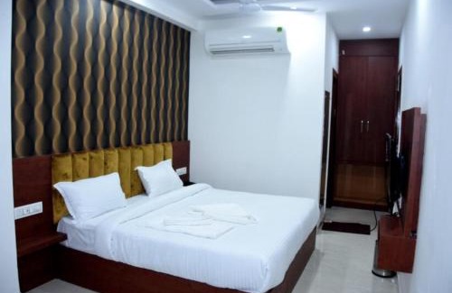 Mayapur Hotel | Hotel Ganga Amrit Haridwar Near Railway Station