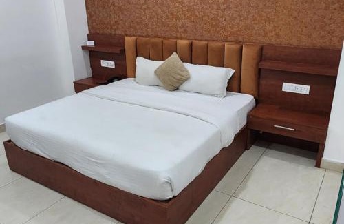 Mayapur Hotel | Hotel Ganga Amrit Haridwar Near Railway Station