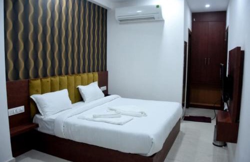 Mayapur Hotel | Hotel Ganga Amrit Haridwar Near Railway Station
