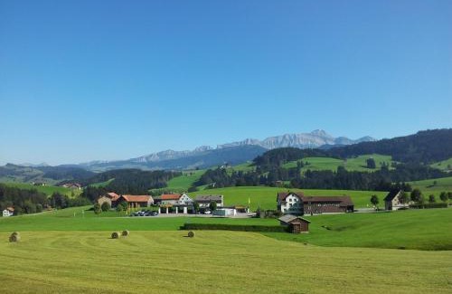 Schwellbrunn Hotel | Hotel Garni Traube B&B